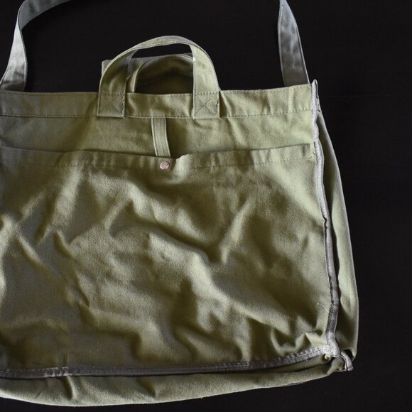 TOTE Brand tote bag and laptop sleeve - Army Green - Picture 5 of 5
